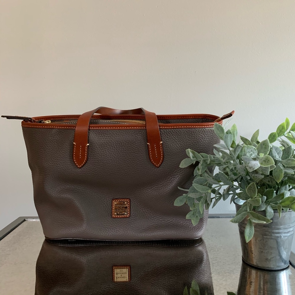 Dooney & Bourke Tote